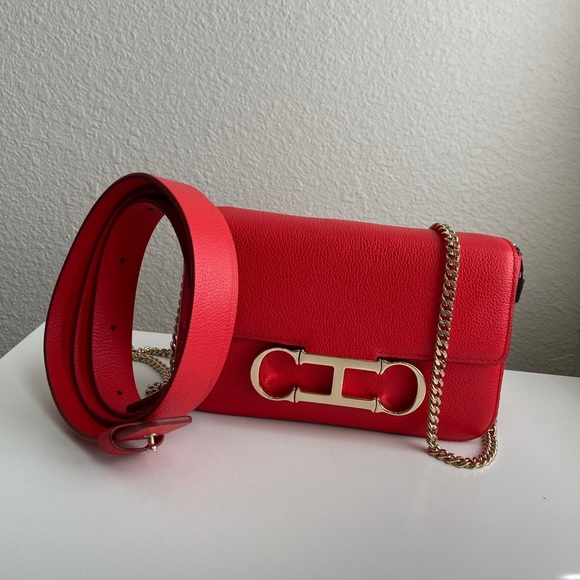 carolina herrera belt